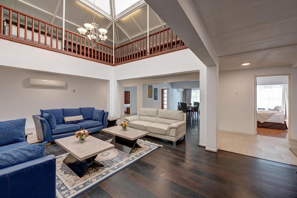 J5 Four Bedroom Villa Holiday Home In Al Wasl For Families Only Dubai Eksteriør bilde