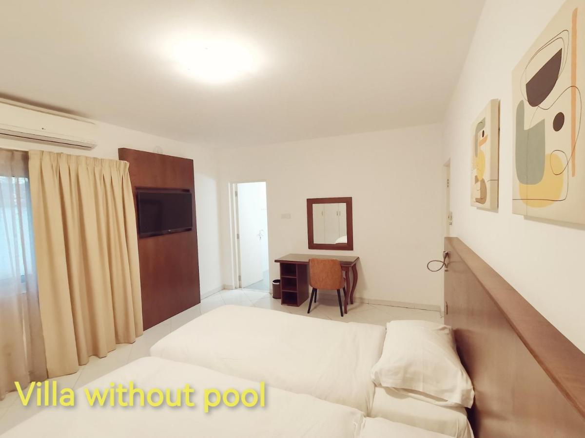 J5 Four Bedroom Villa Holiday Home In Al Wasl For Families Only Dubai Eksteriør bilde