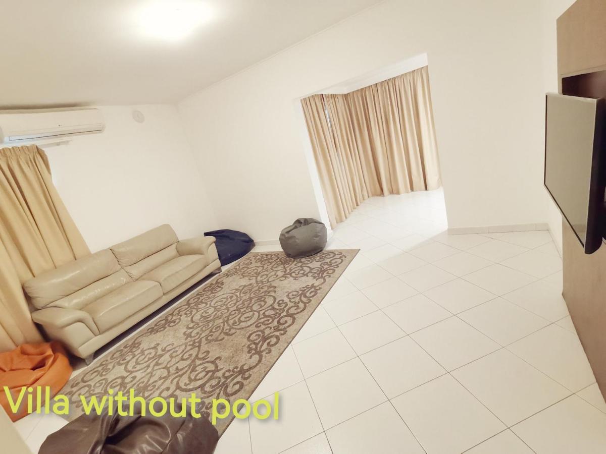J5 Four Bedroom Villa Holiday Home In Al Wasl For Families Only Dubai Eksteriør bilde