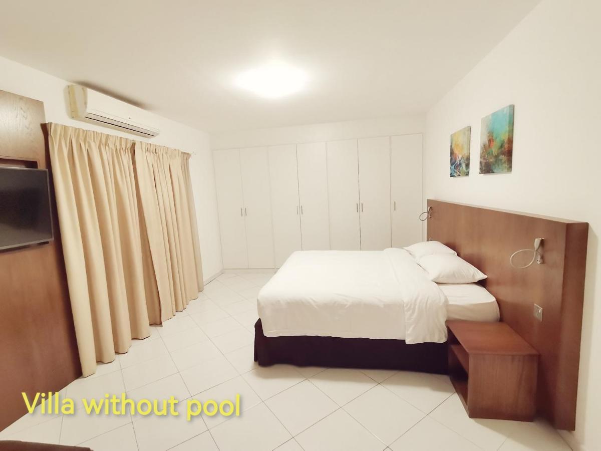 J5 Four Bedroom Villa Holiday Home In Al Wasl For Families Only Dubai Eksteriør bilde
