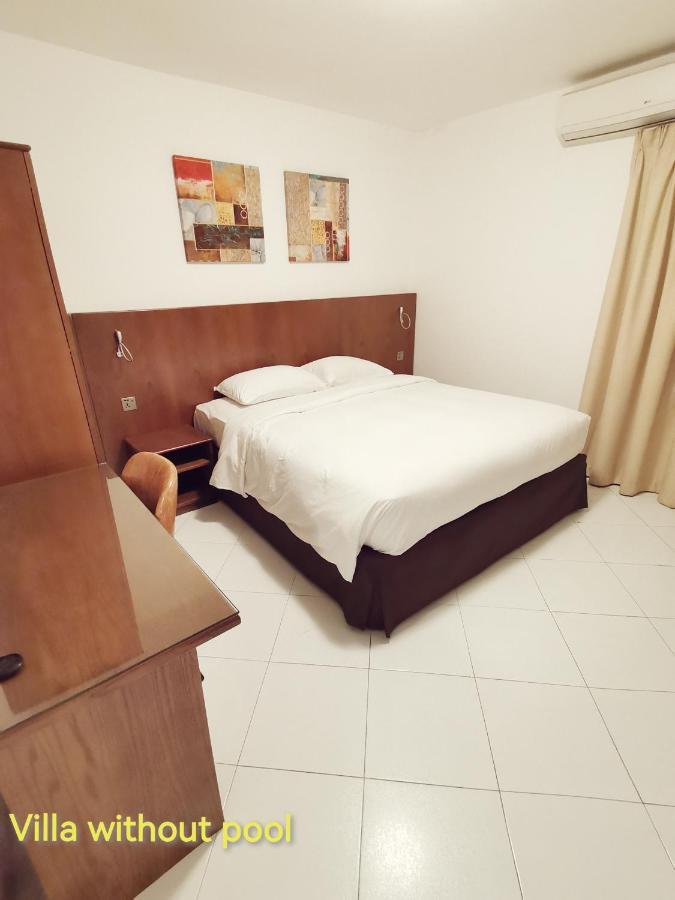 J5 Four Bedroom Villa Holiday Home In Al Wasl For Families Only Dubai Eksteriør bilde