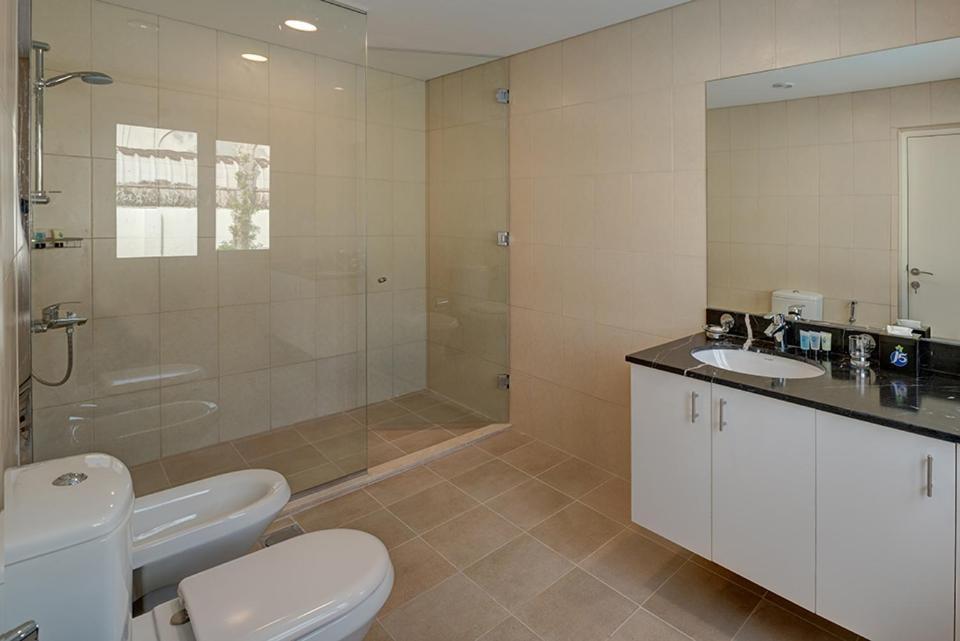 J5 Four Bedroom Villa Holiday Home In Al Wasl For Families Only Dubai Eksteriør bilde